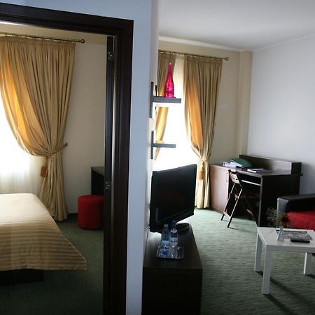 Hotel Kilometrul Zero Dragasani Extérieur photo