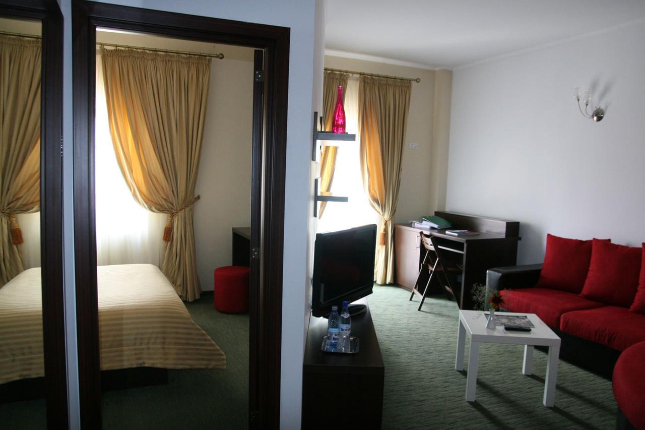 Hotel Kilometrul Zero Dragasani Extérieur photo